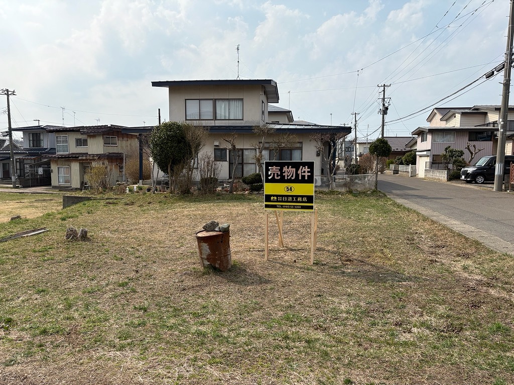 土地：能代市字鳥小屋20番15、27番4