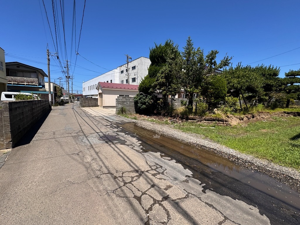土地：能代市出戸本町130番8、130番12